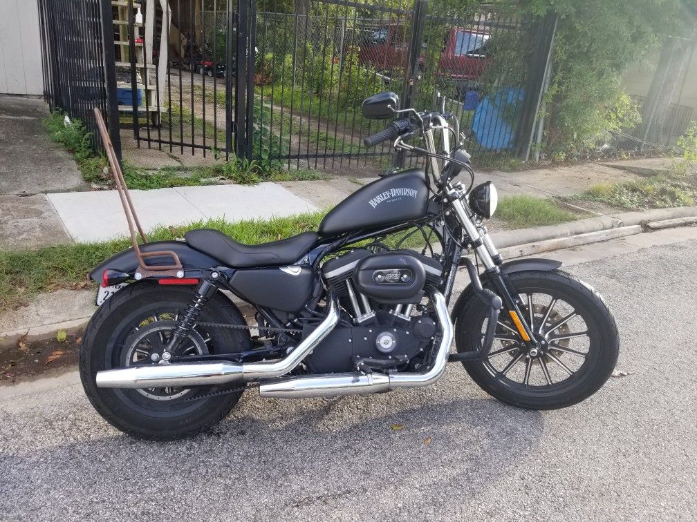 Harley Davidson Sportster Iron 883