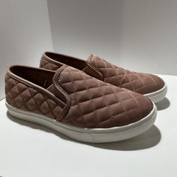 Time and Tru Women's Flat Quilted pink Shoes