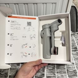 Insta360 Flow 2 Pro Creator Bundle Grey - Foldable AI Phone Gimbal, Apple DockKit, 360º Pan Tracking, Free Tilt Mode, Built-in Tripod/Selfie Stick, Po