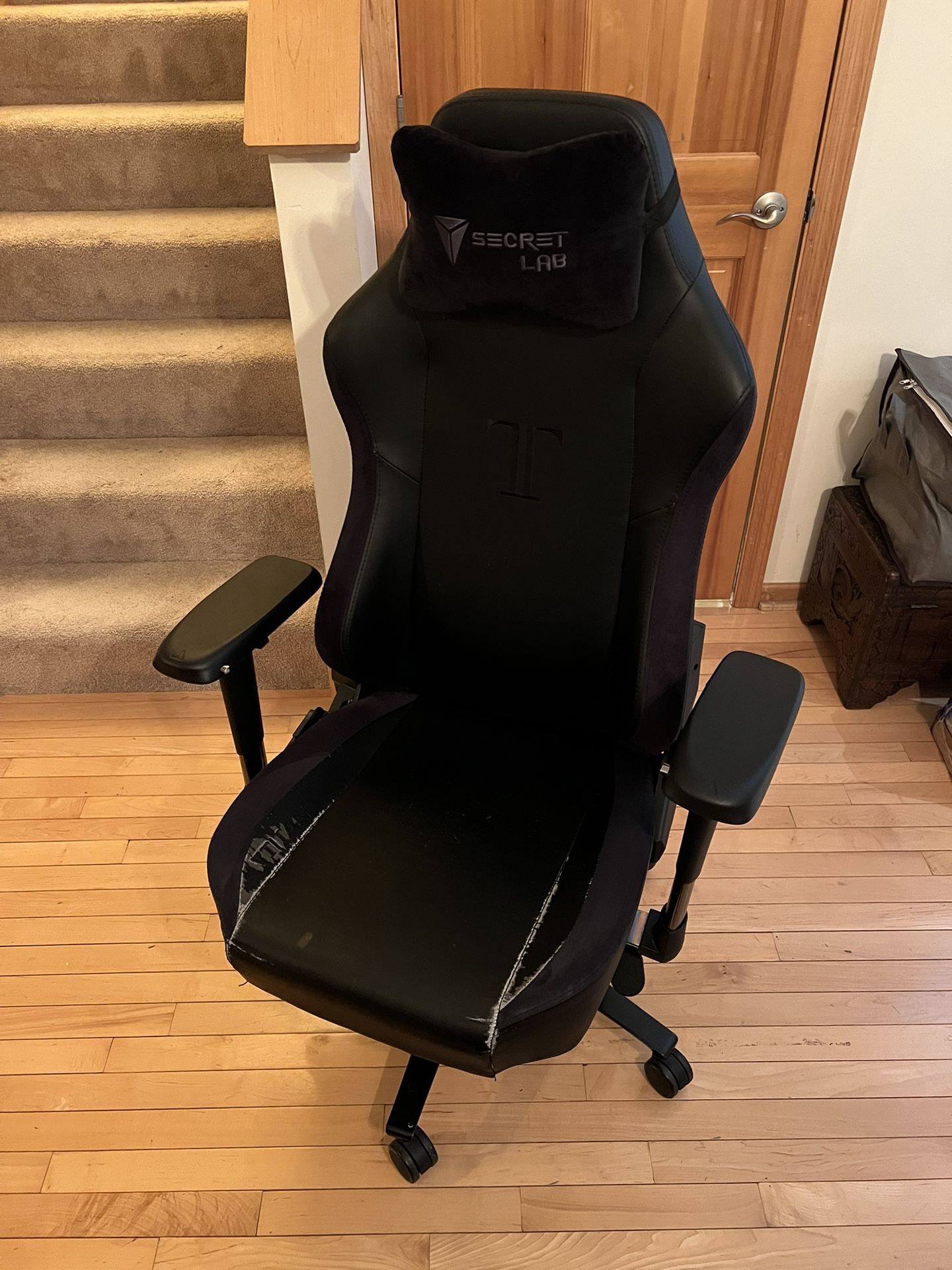 SecretLab Titan Gaming Chair