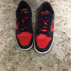 https://offerup.com/redirect/?o=Q08uSlA= University Red Obsidian/Nike Dunk Low Retro SE