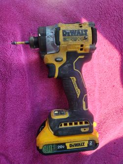DEWALT 1/4 IMPACT DRIVER