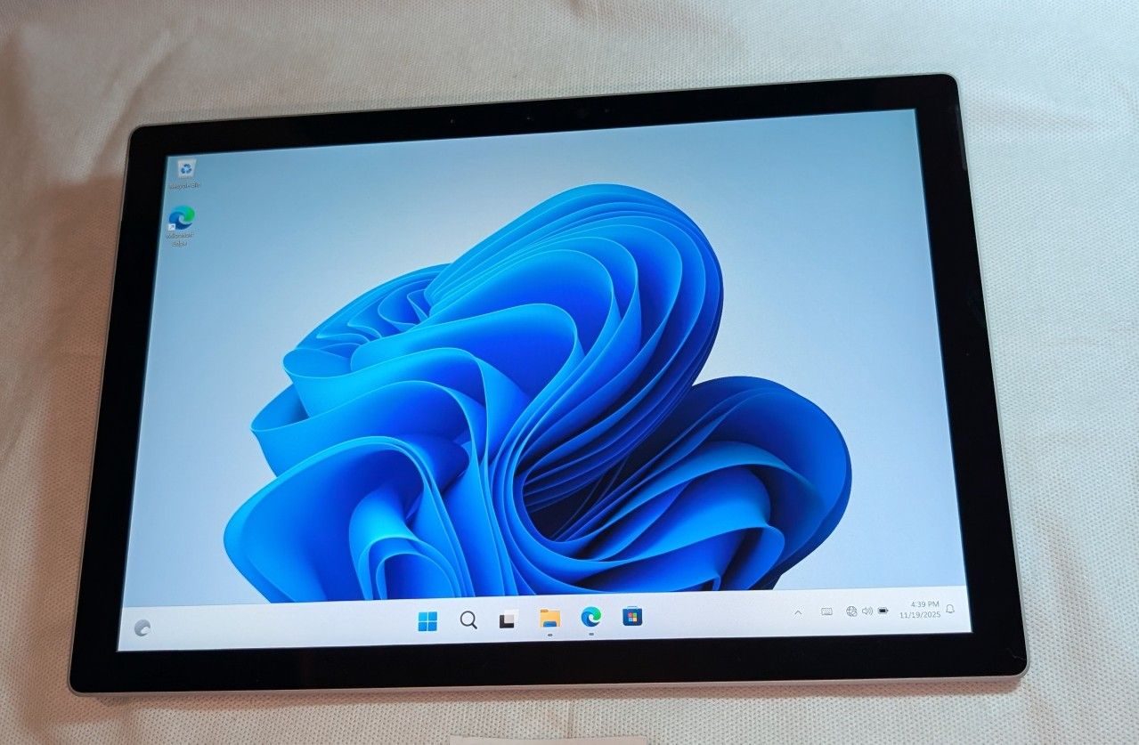 Very Nice MICROSOFT SURFACE PRO 7 WINDOWS 11 TABLET i5 Processor 8GB RAM 