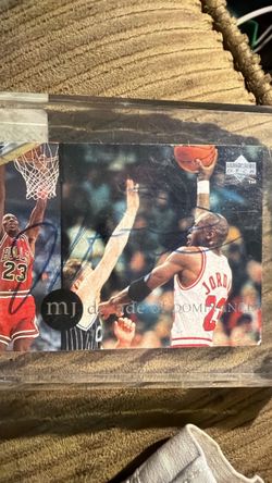 Michael Jordan signed card and authenticated