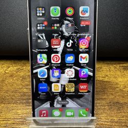 iPhone 13 Starlight (Unlocked) 📱🔥