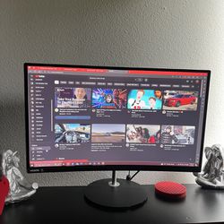 Curved PC monitor 