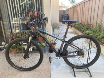 Trek x-caliber 7 29er medium frame..clean bike