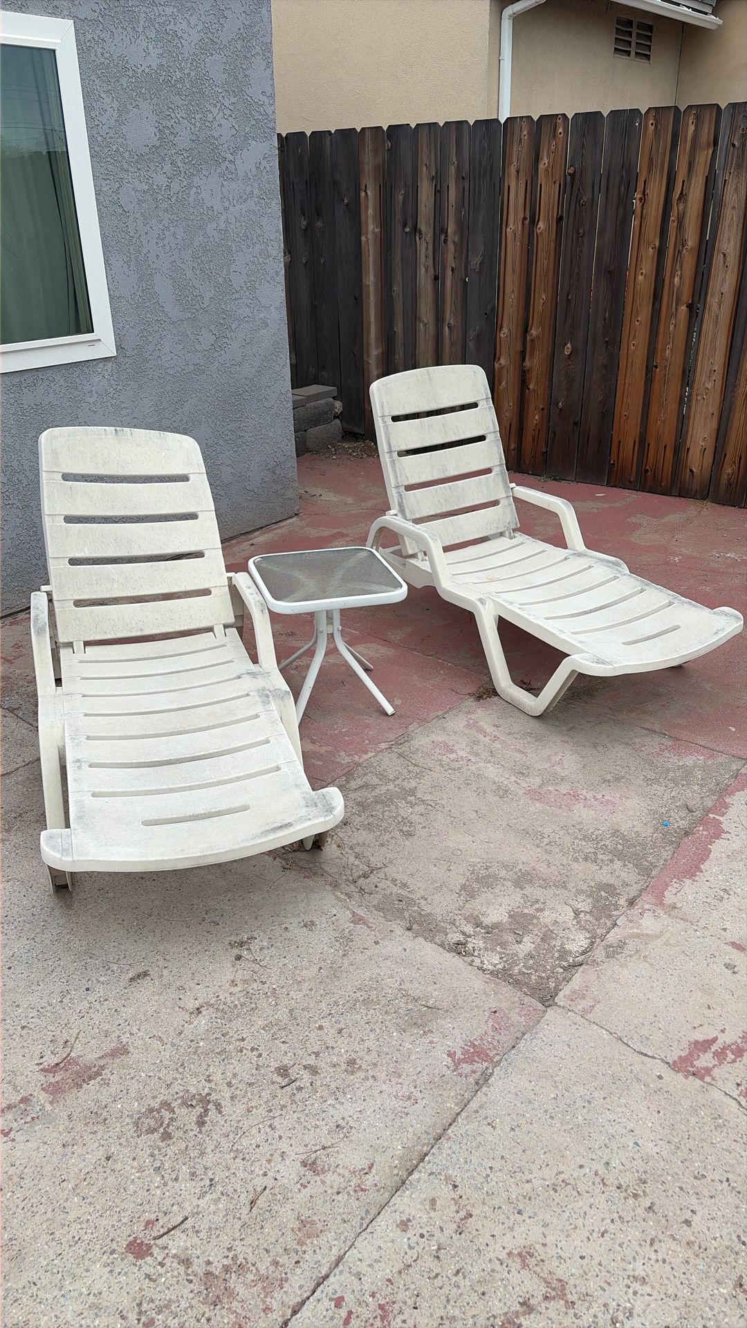 Free Adjustable Lounge Chairs & Table