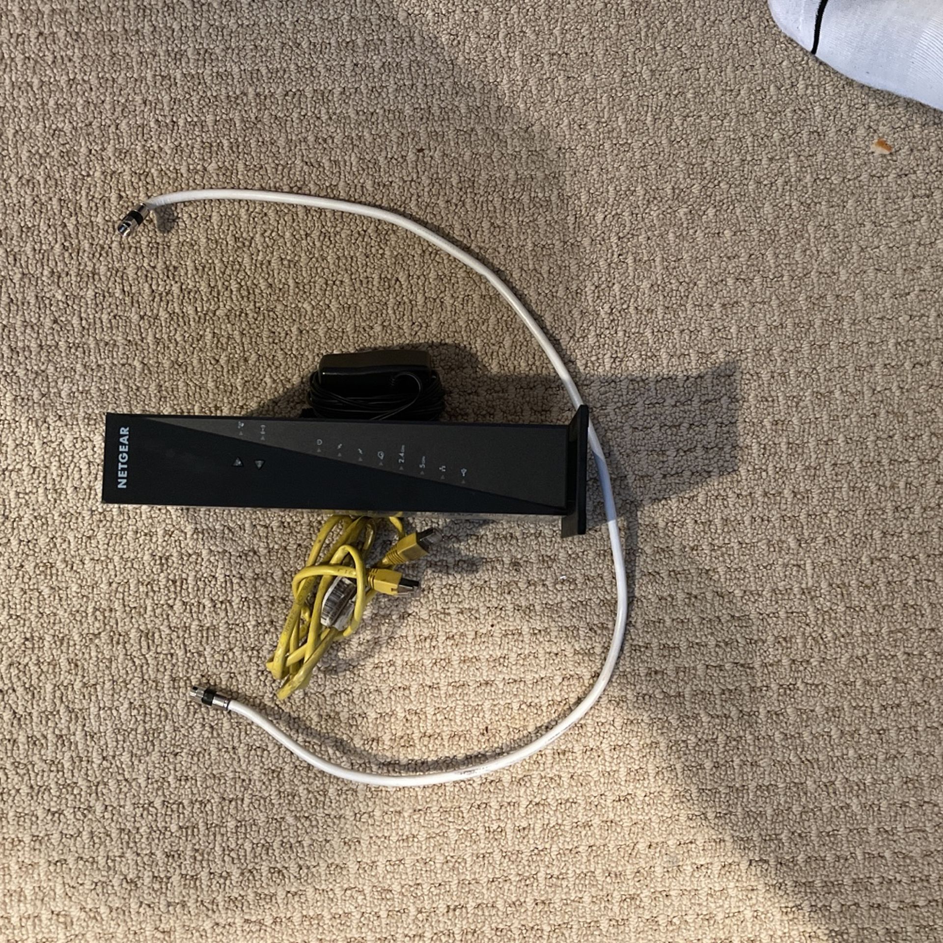 AC 1750 Wi-Fi-Cable Modem