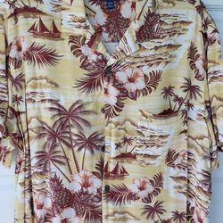 Mens L short Sleeve Button Down Shirt