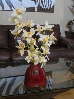 Vintage Asian Accent Vase With Flowers.