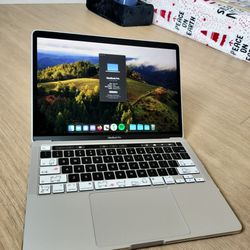 Apple M2 MacBook Pro 13' 2022