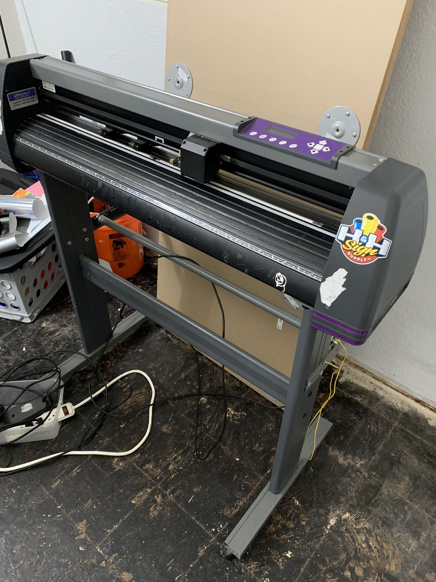 USCutter Vinyl Plotter , Decal Machine