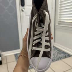 Brown Converse – Women’s 6.5 – Perfect Condition