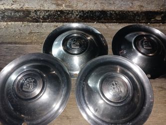 1952 Plymouth Hubcaps