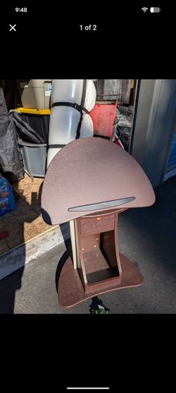 Adjustable Rolling Podium
