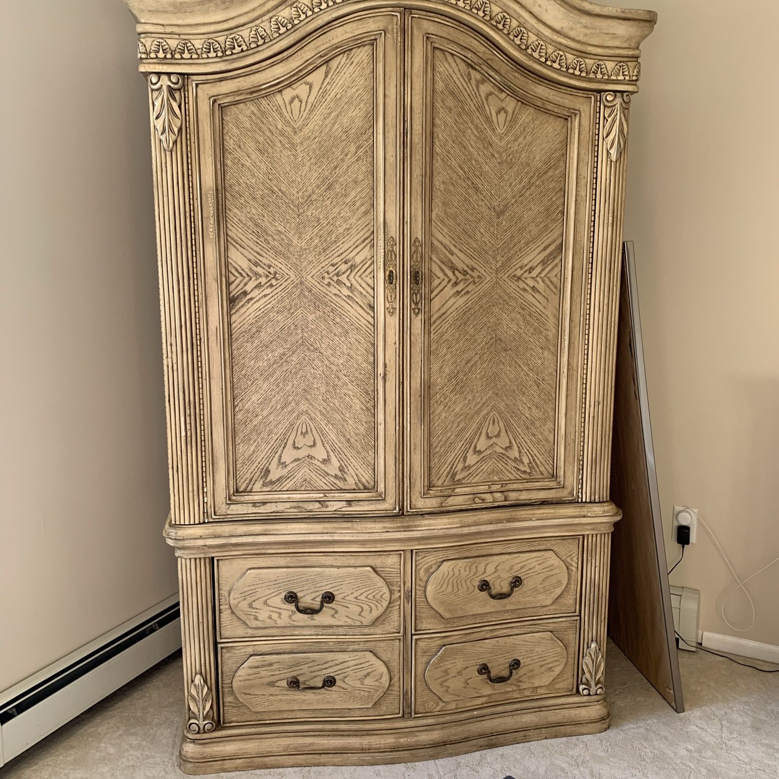 Beautiful Majestic Wardrobe/Armoire With Drawers