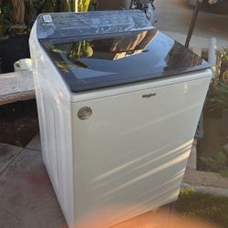 Whirlpool Washer  And Samsung dryer Set