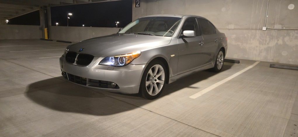 2004 BMW 525i