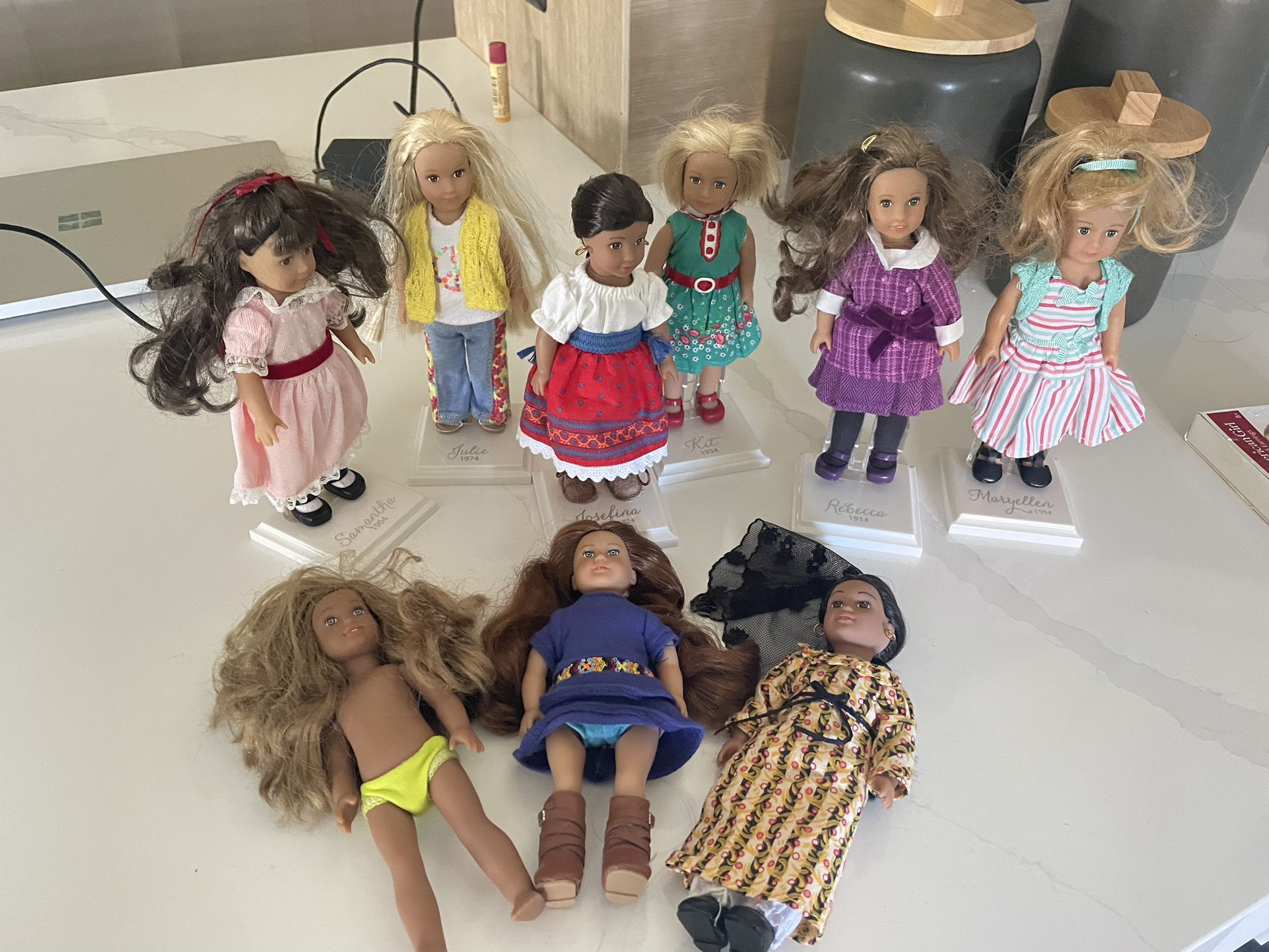 American dolls mini -10 dolls