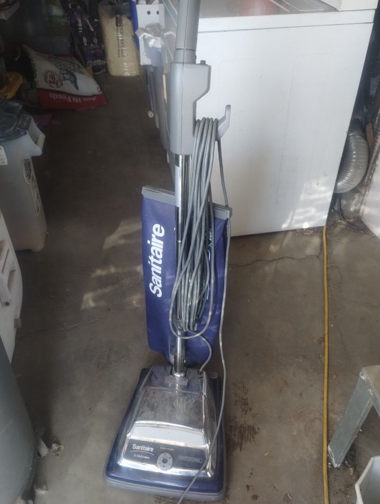 Sanitaire Upright Vacuum Pro