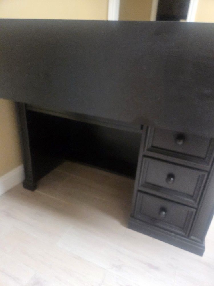 What Your Offer on a House Should Include Desk Make An Offer