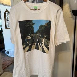 Authentic 2005 Officially Licensed Beatles Abbey Road Album Cover Tee Size XL