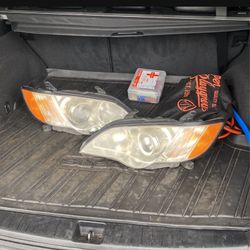 2009 Subaru Outback headlight OEM