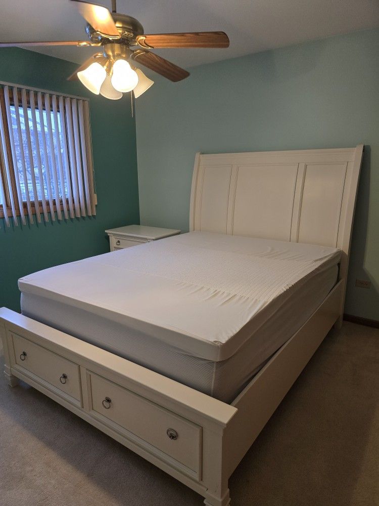Queen Size Bedroom Set