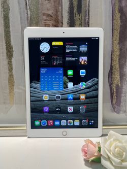 Apple iPad Air 2nd Gen White Gold A1566 16GB Tablet 9.7” iOS 15.8.8 - $39