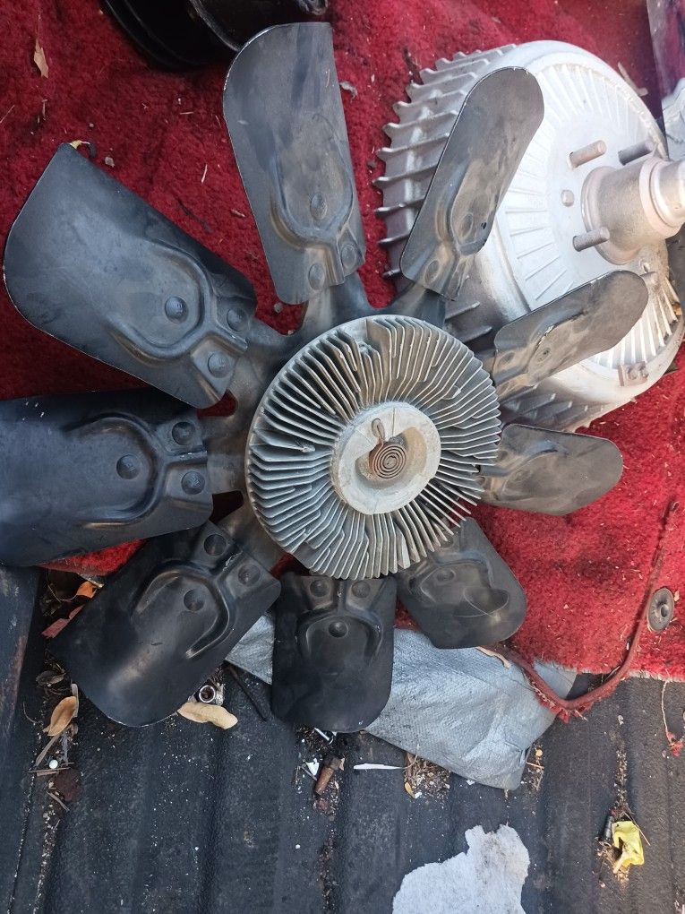 Gm Chevy Fan Clutch With Fan