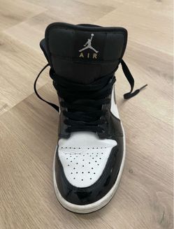 Air Jordan 1 Mid SE - Black/Metallic Silver/Gold (US 8.5)
