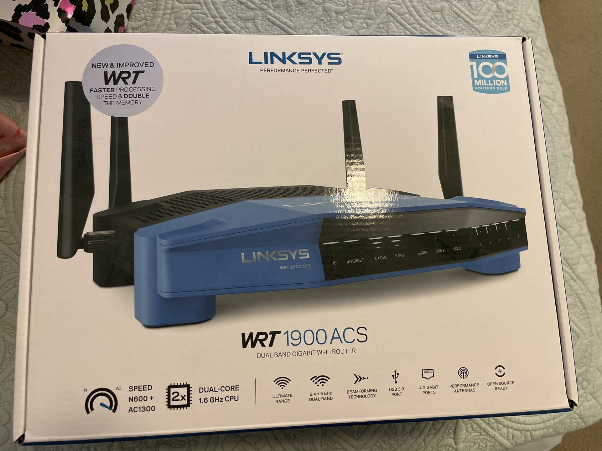 Linksys Dual Band Gigabit Wifi Router-Almost New