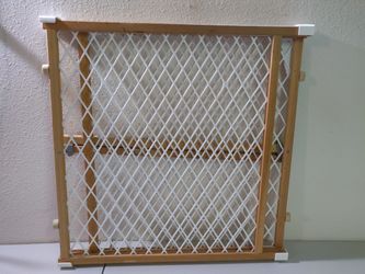 North States 42" Wide Stairway Swing Baby/Pet Gate: Ideal for Standard stairways