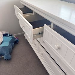 Full Size Bed & Dresser. 