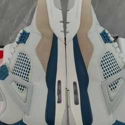 Brand new Air Jordan AJ4 with shoe box