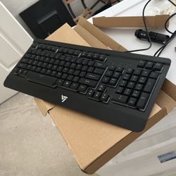 VICTSING Gaming Keyboard 