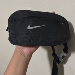 Nike Pouch 