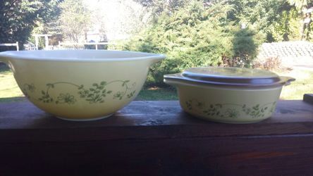 Vintage Pyrex Shenandoah yellow and green