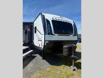 2025 Apex Ultra-Lite 246 Barv