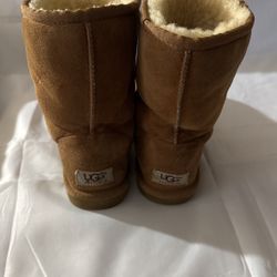 UGG Authentic Size 6 