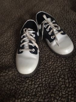 Stride rite saddle shoes