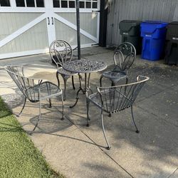 Outdoor Met Set (must Go) Make An Offer