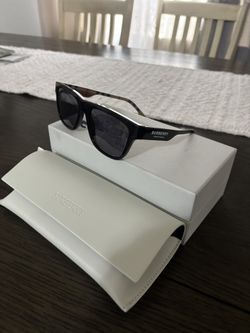 authentic burberry polarized sun glasses OBO