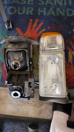 1997 DODGE RAM HEADLIGHT ASSEMBLY (pair)
