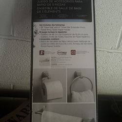 Delta Flynn Hardware Set Bathroom