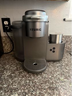 Kuerig K-cup coffee latte maker