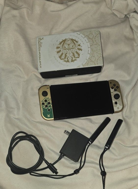 Nintendo Switch OLED Tear of the Kingdom Special Edition 