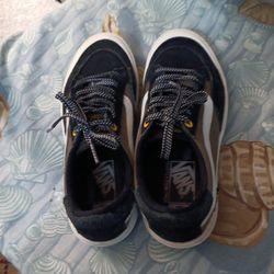 Vans Sneakers M6. 5  W8