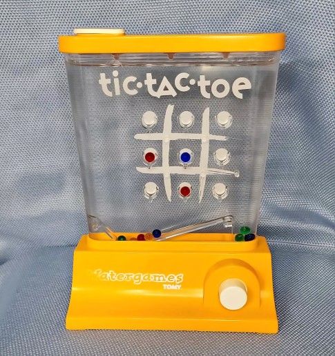 VINTAGE TOMY WATERFUL TIC TAC TOE GAME